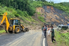 Road-clearing-at-Wokha-road