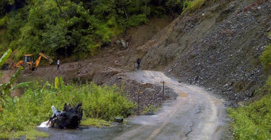 Landslide Clearance at NEC road between Zuketsa-Viswema